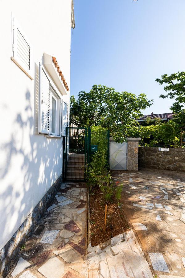 Apartment Kamila Krk Town Exterior foto